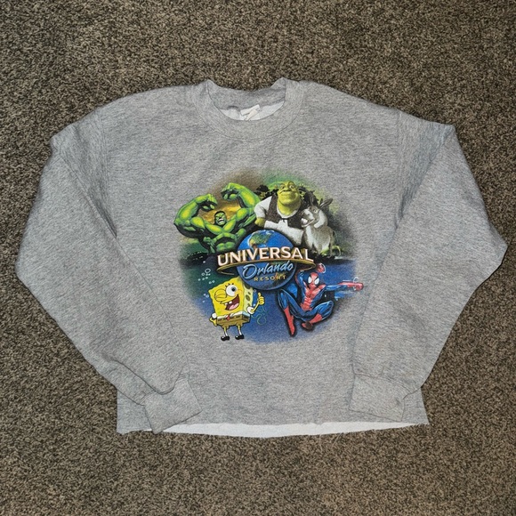 Universal Studios Crewneck - Picture 1 of 6